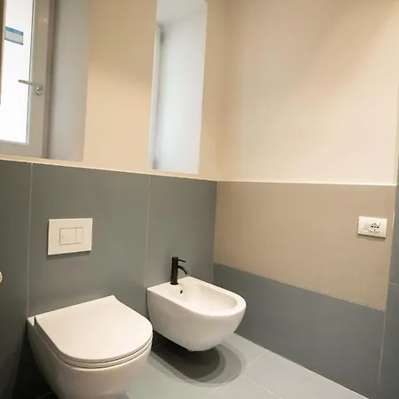 E....... By Dimorra Неаполь