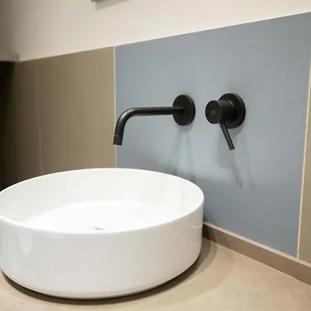 è....... By Dimorra 3* Naples